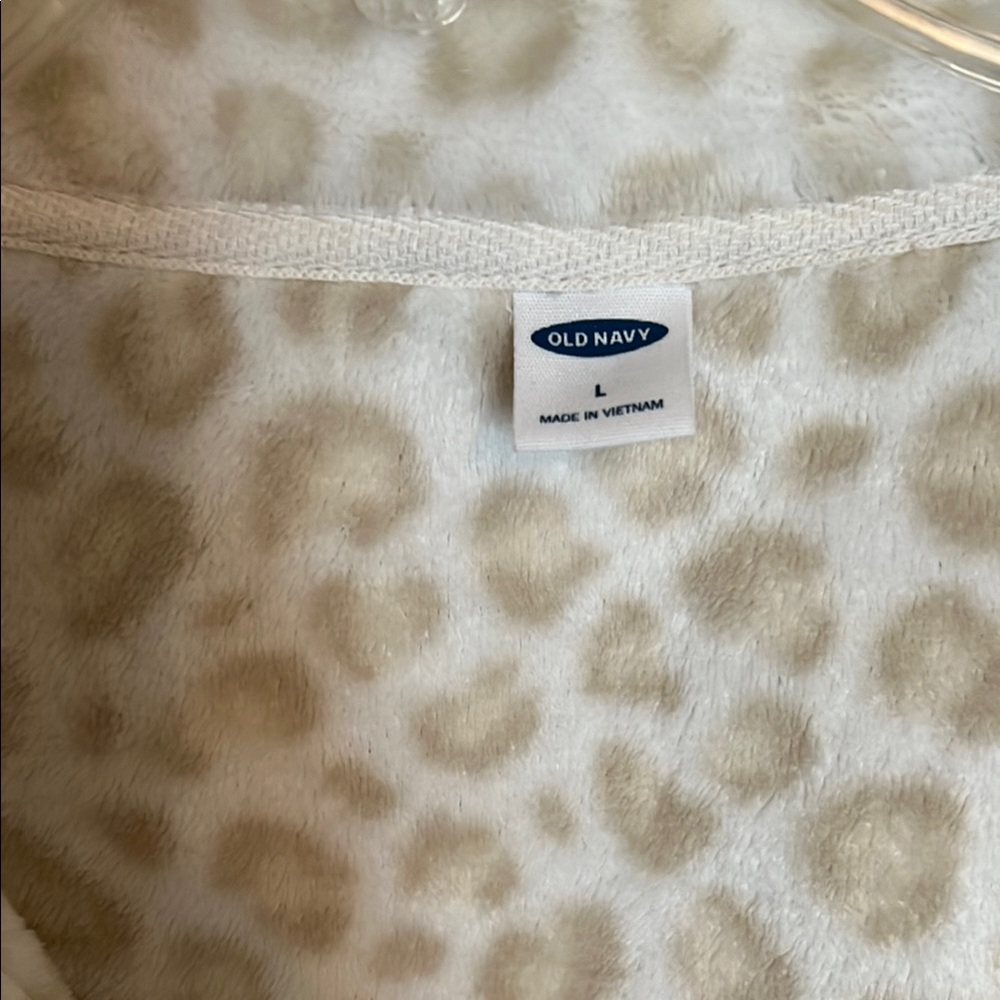 Cozy Cream Leopard Women’s Pajamas - Picture 2 of 5
